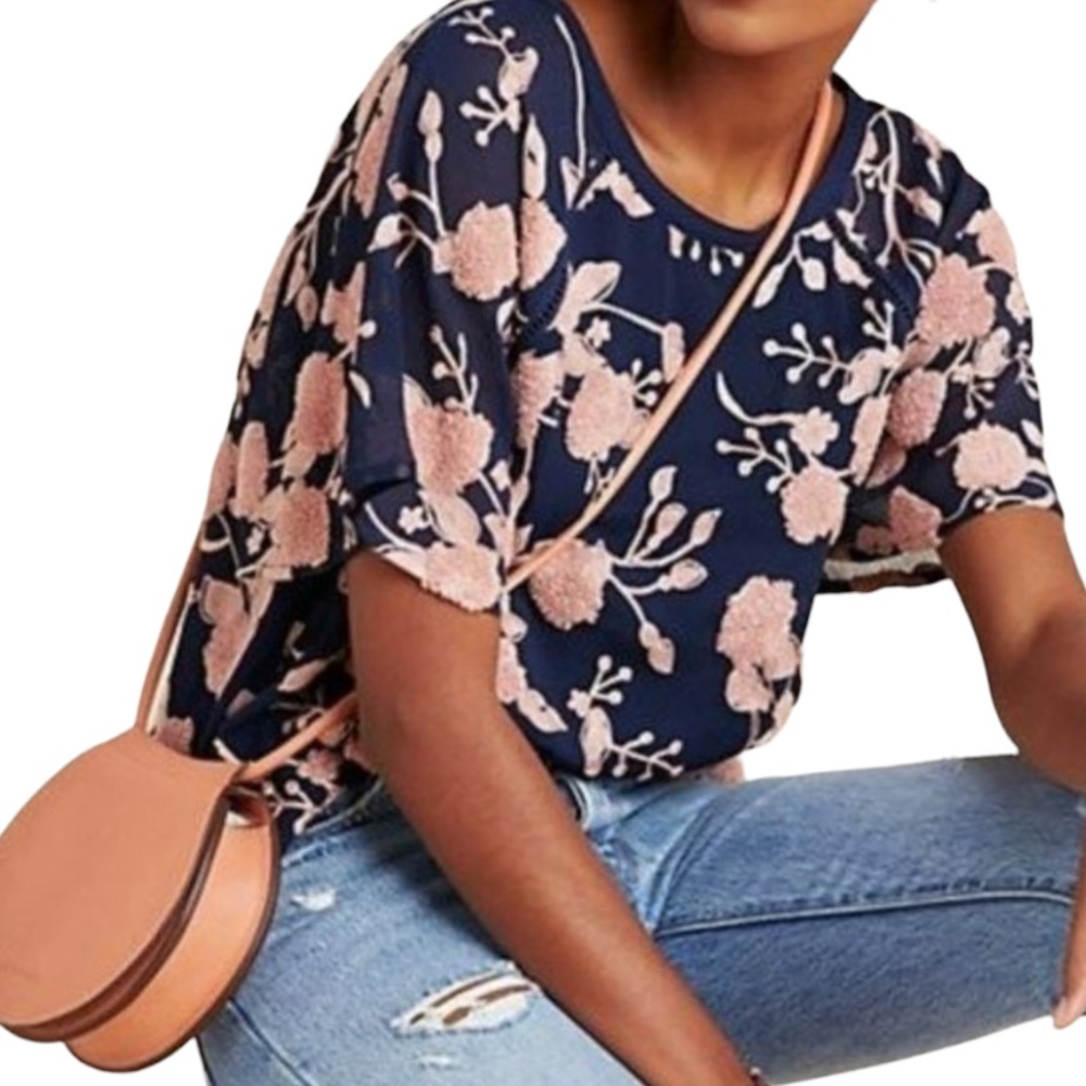 🥰- MaEve by Anthology. Beautiful Franco floral textured lined blouse